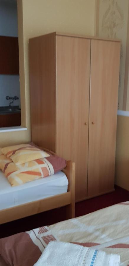 Bed and Breakfast Kalman Panzio Segedín Exteriér fotografie