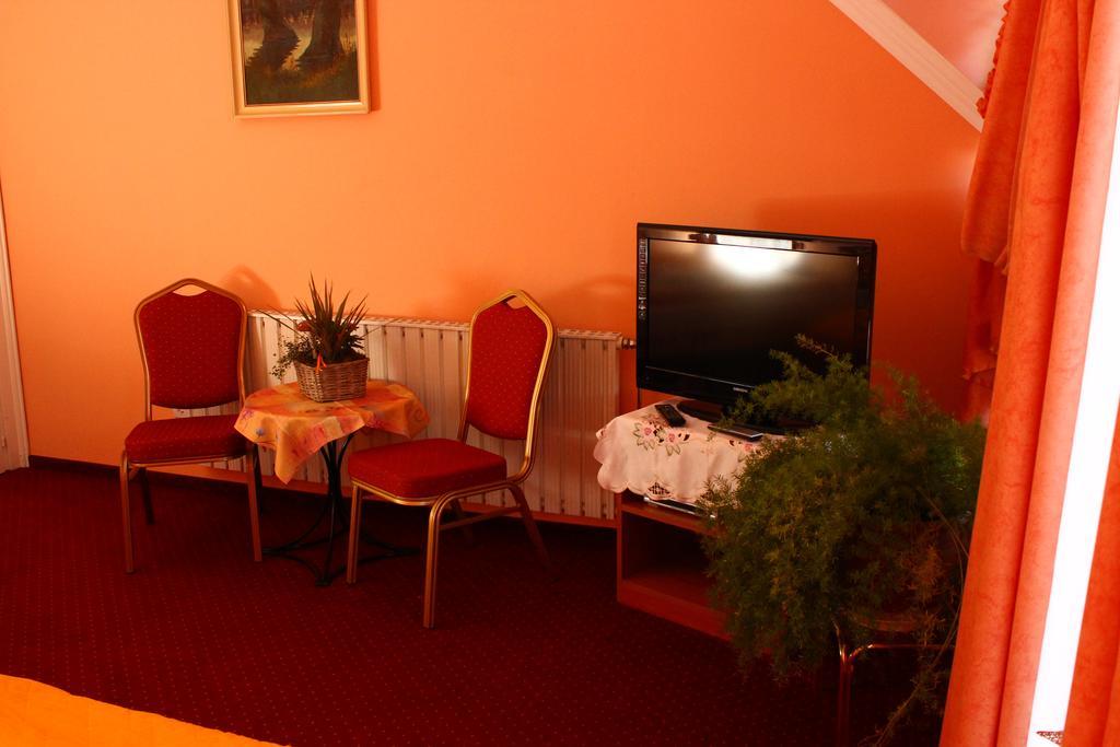 Bed and Breakfast Kalman Panzio Segedín Exteriér fotografie