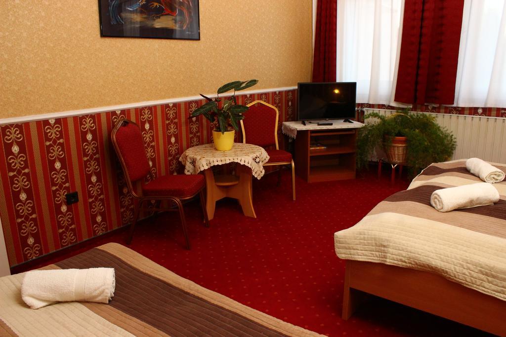 Bed and Breakfast Kalman Panzio Segedín Exteriér fotografie