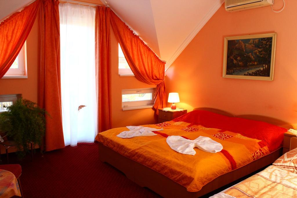 Bed and Breakfast Kalman Panzio Segedín Exteriér fotografie